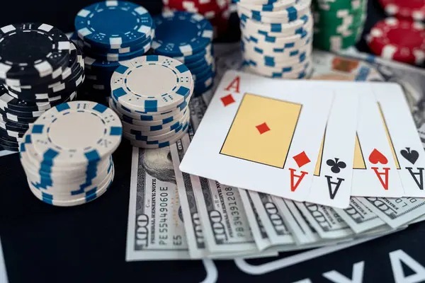 unogoal live casino dealer table on mobile